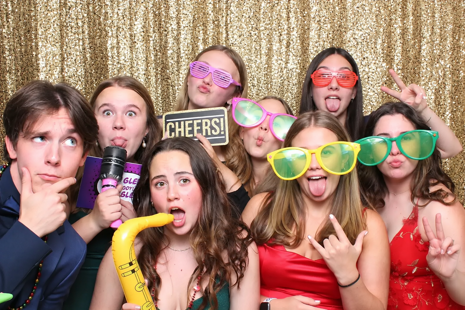 Wedding photo booth moment
